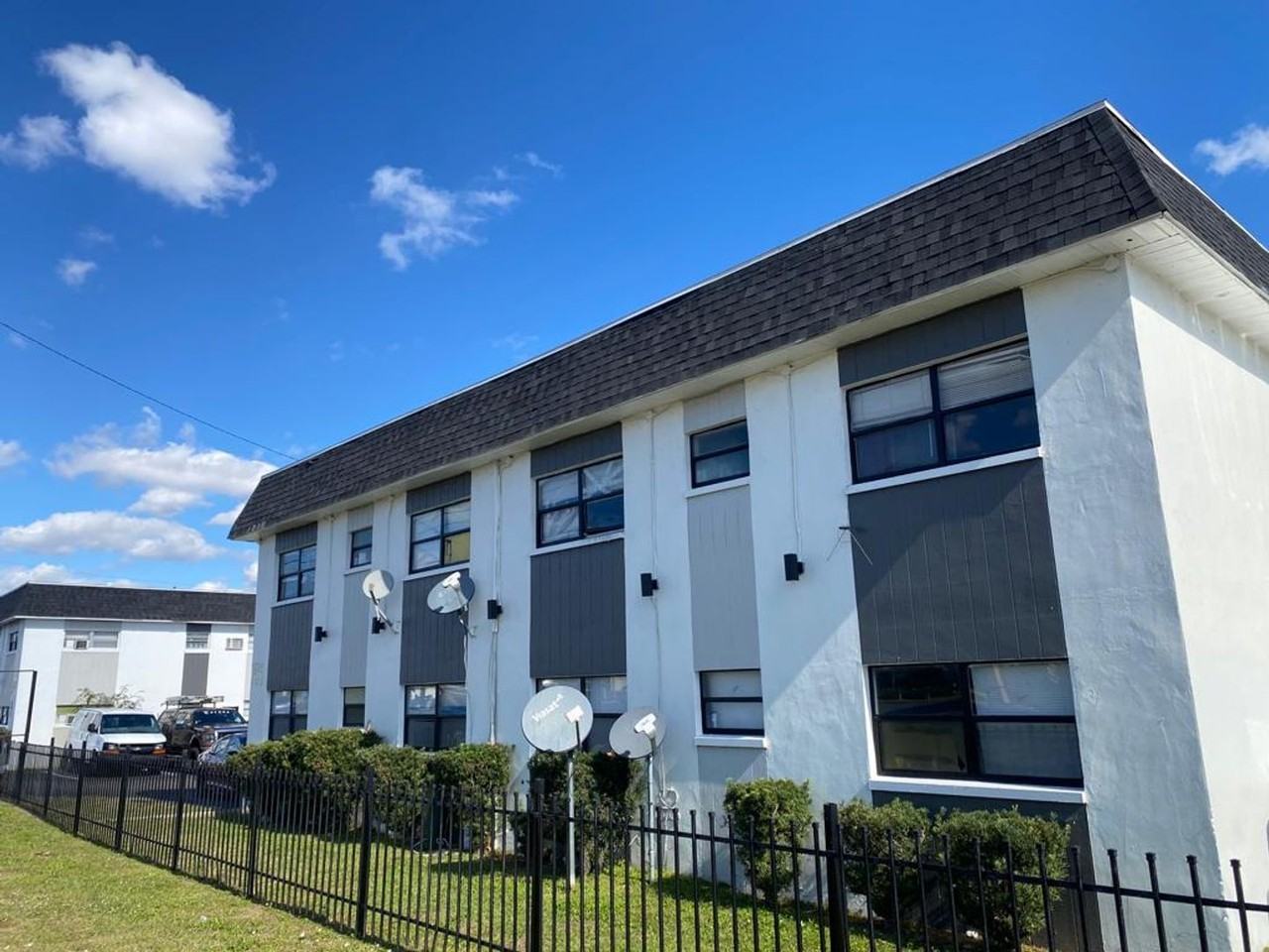 Great location and amazing prices - Photo 3 of 10