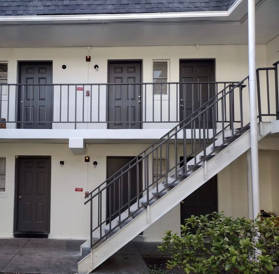 Great location and amazing prices - Photo 4 of 10