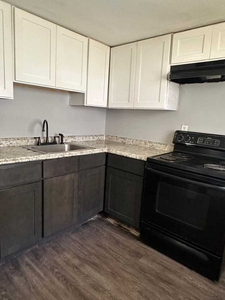 Great location and amazing prices - Photo 6 of 10