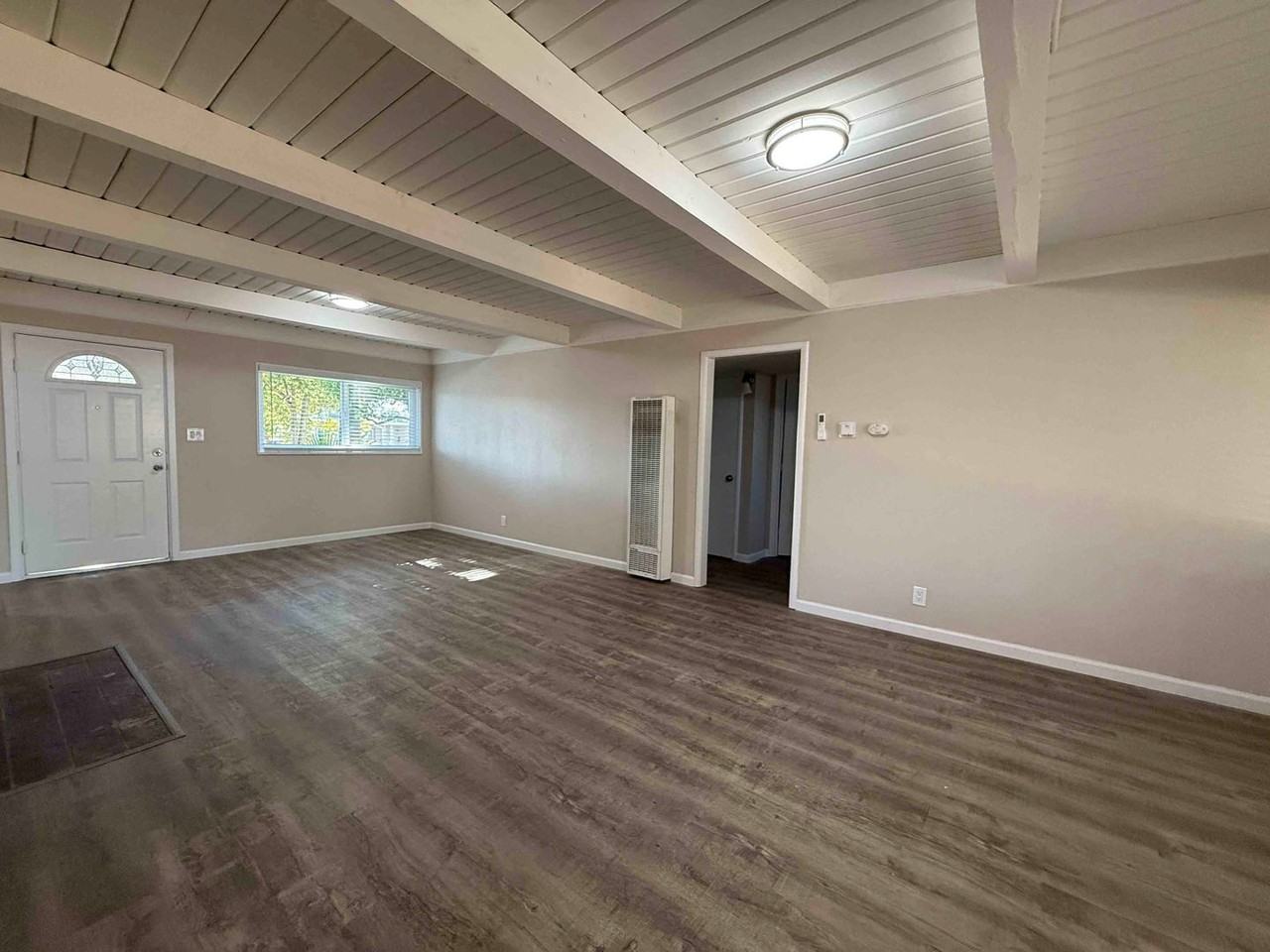 2312 Barcelona Way - Photo 2 of 25