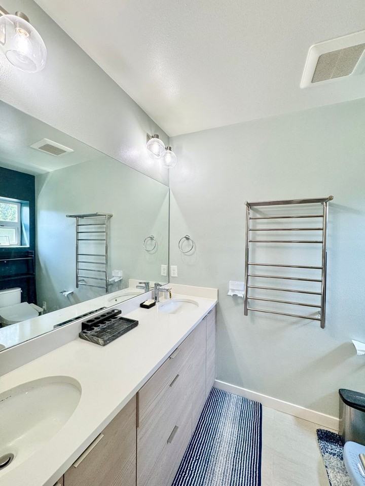 13703 35th Ave Ne - Photo 7 of 14