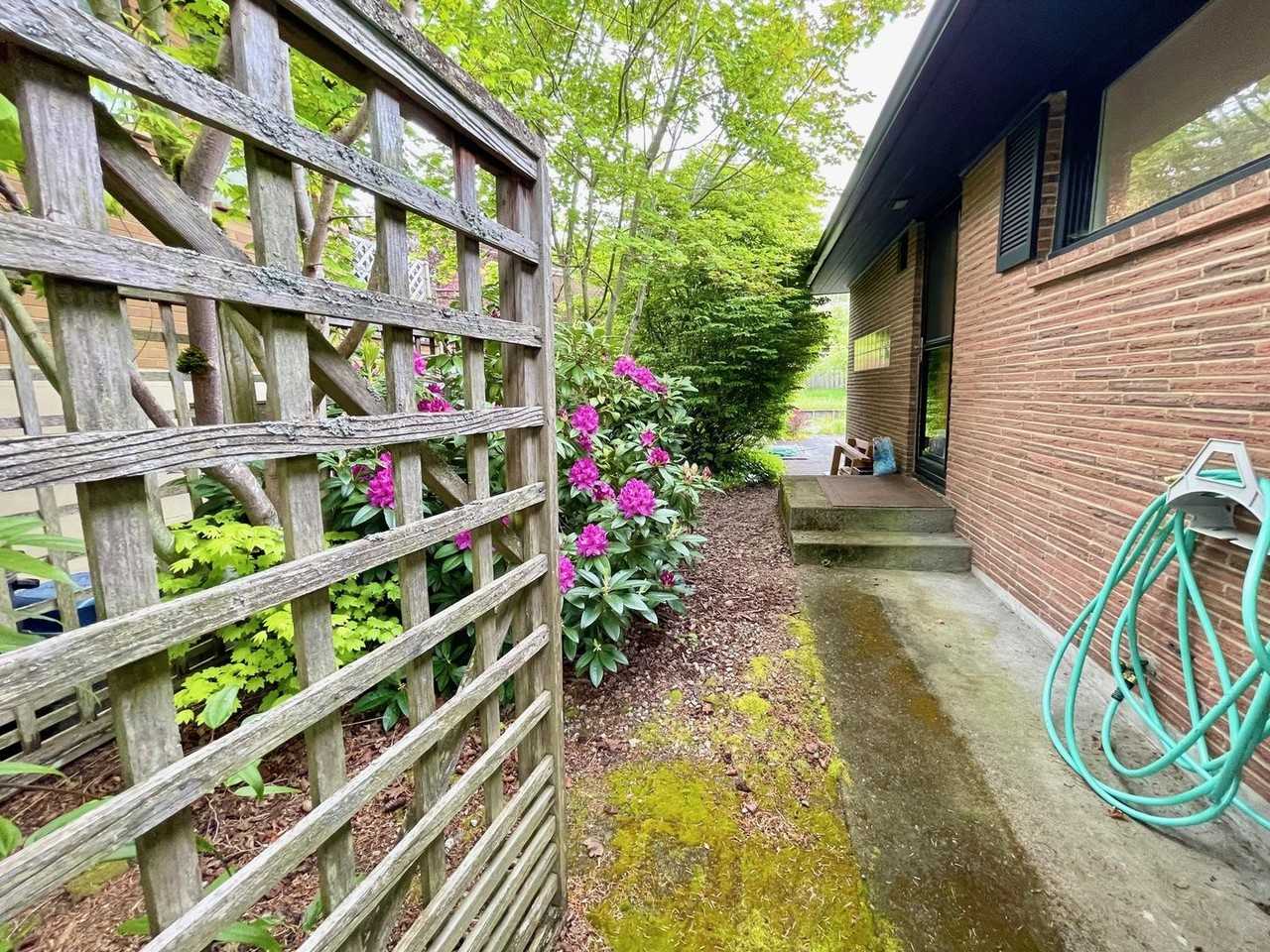 11524 6th Ave Nw - Photo 6 of 28