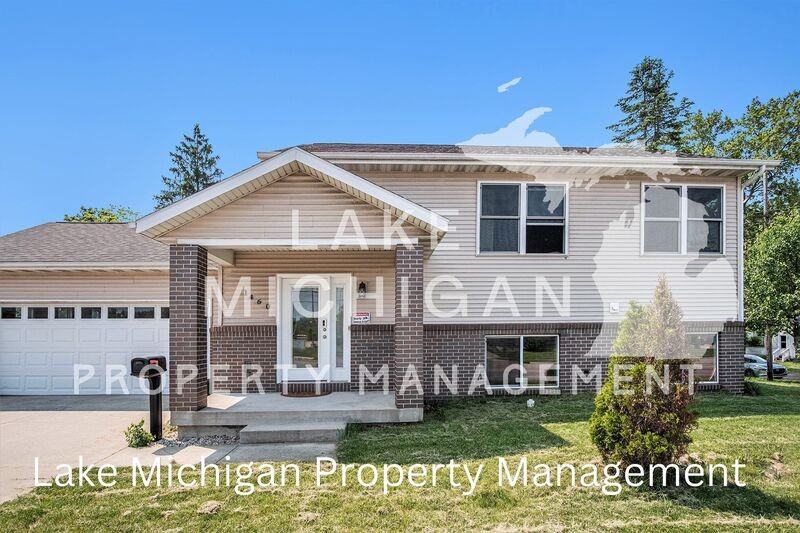 1460 Michigan St Ne - Photo 2 of 22