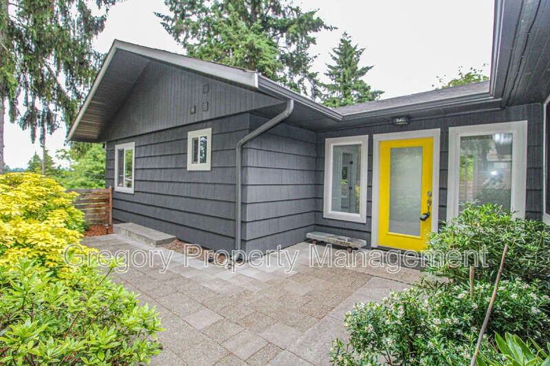 19547 53rd Ave Ne - Photo 3 of 42