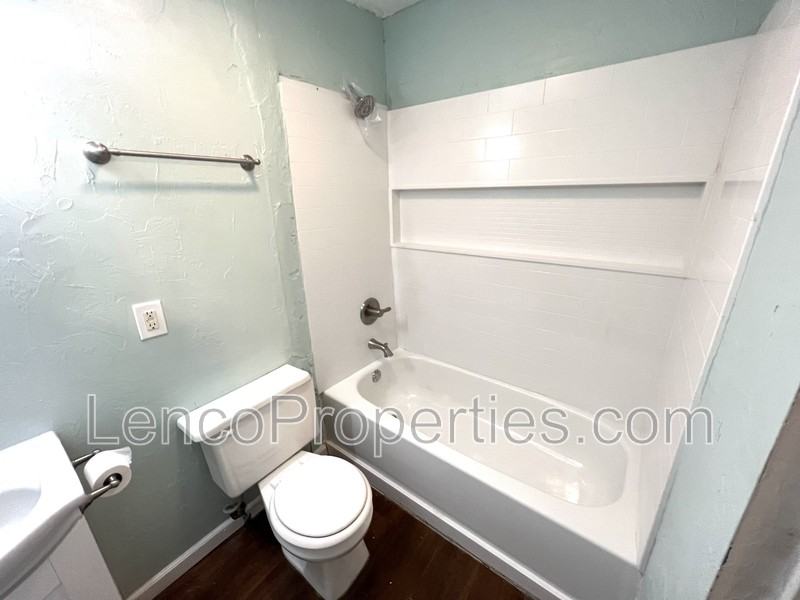 327 S Ponca Ave - Photo 4 of 16
