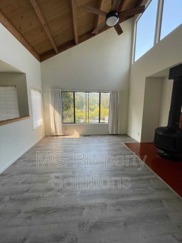 72 Martens Blvd #1 - Photo 3 of 30