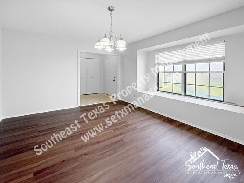 1099 Sunmeadow Dr - Photo 3 of 19