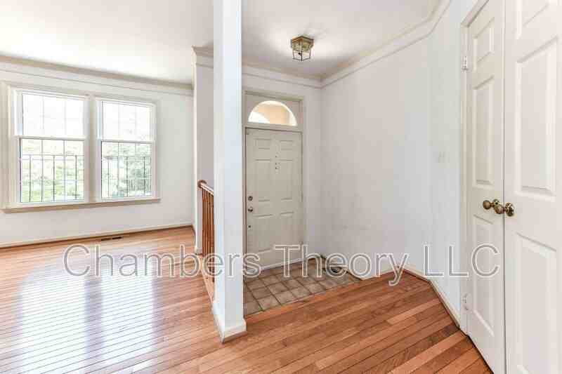 7709 Rockledge Ct - Photo 2 of 29