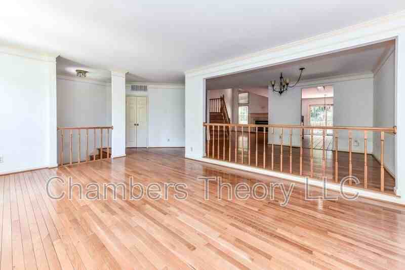 7709 Rockledge Ct - Photo 3 of 29