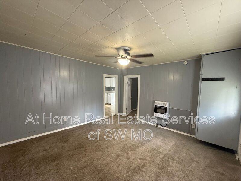 521 W High St - Photo 2 of 6
