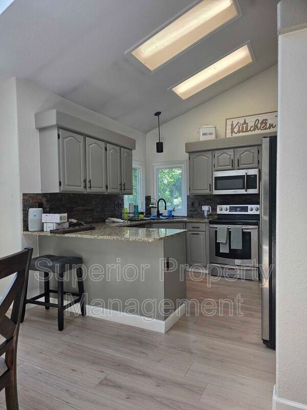 4126 Stoneridge Ct #2 - Photo 3 of 12