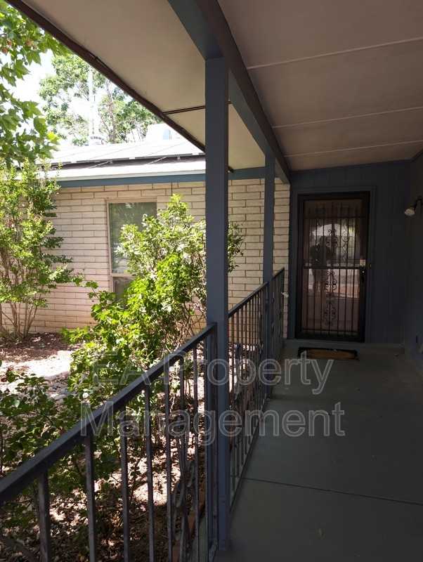 6709 Hensch Ave Ne - Photo 2 of 28