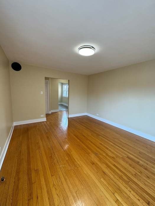 7320 S Kingston Ave #2W - Photo 3 of 4