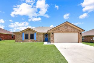 305 Sandra Sue Dr - Photo 1 of 1