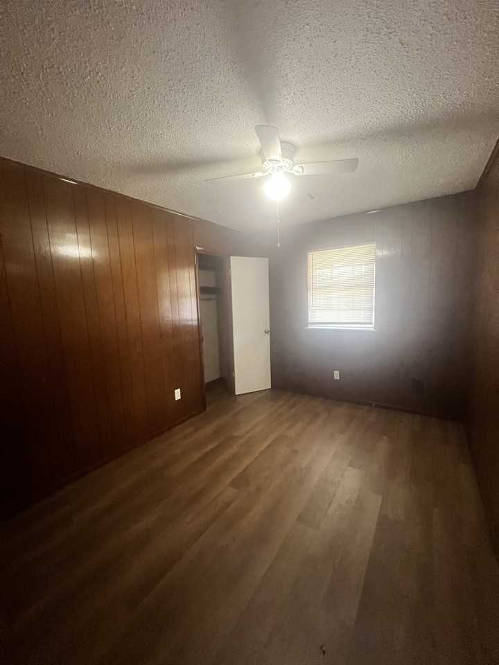 9429 Ne 14th St - Photo 3 of 21