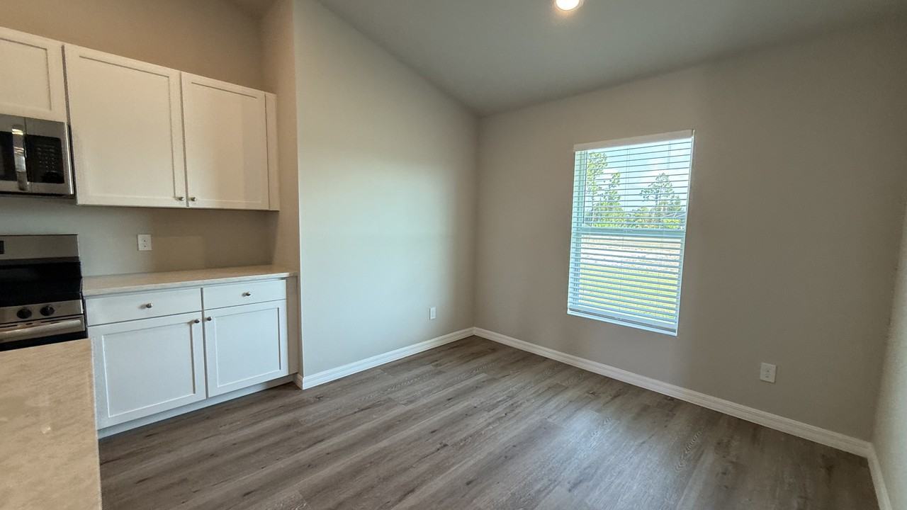 1917 Ne 38th Ter - Photo 2 of 18