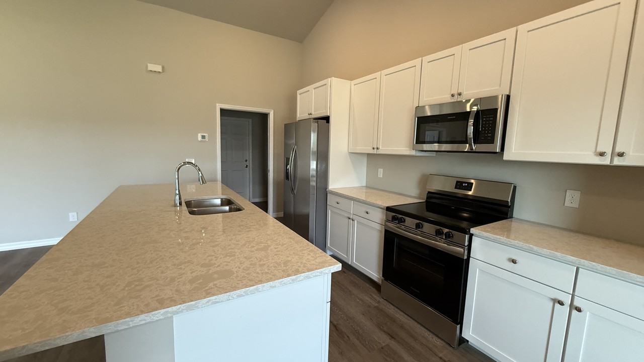 1917 Ne 38th Ter - Photo 3 of 18