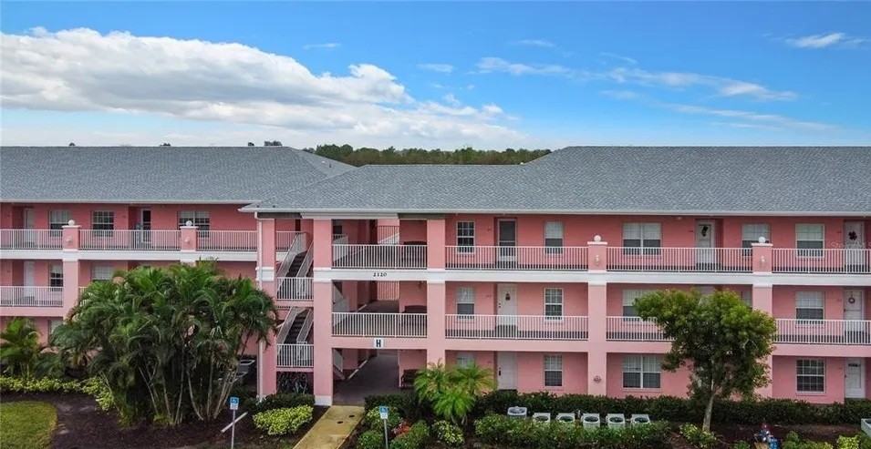 2120 Heron Lake Dr #202