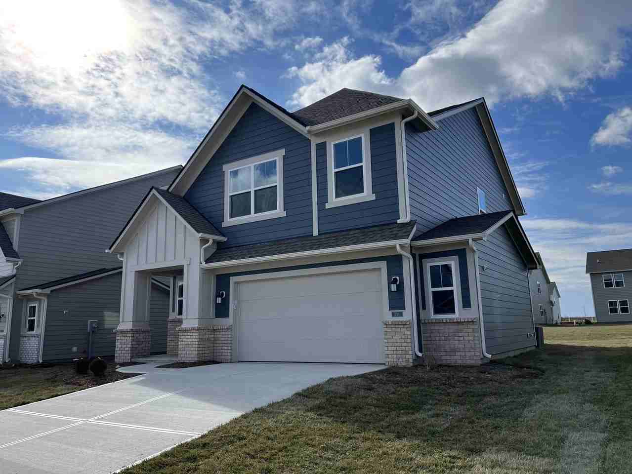 748 Felix Dr - Photo 2 of 27