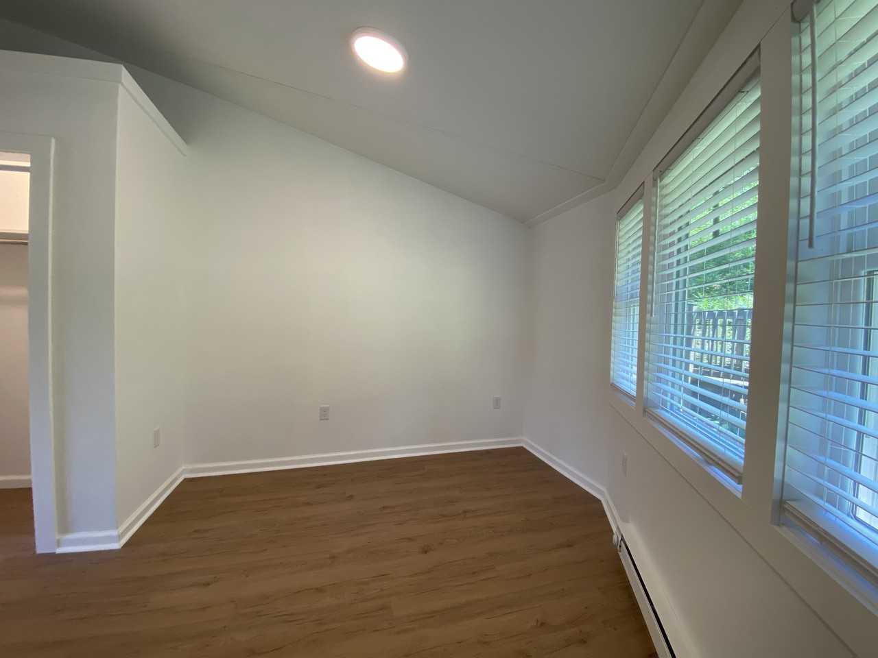 25 Howland Rd - Photo 5 of 8