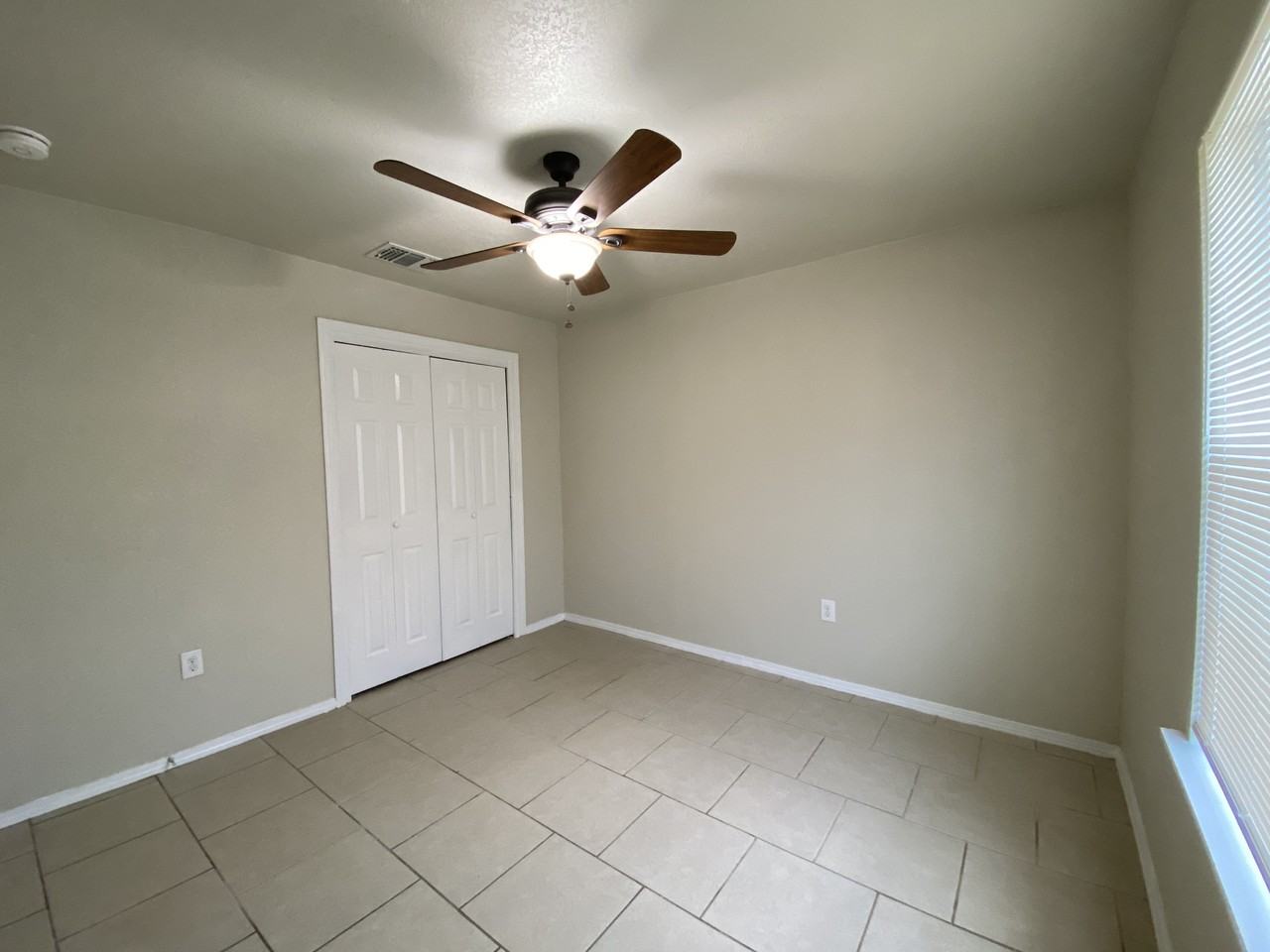 512 Dossey St #104 - Photo 4 of 6