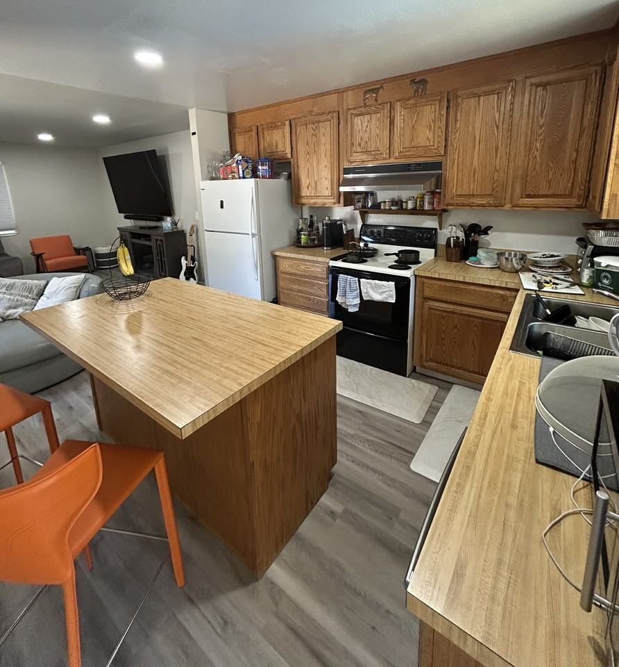 112 Parkview Ln - Photo 2 of 12