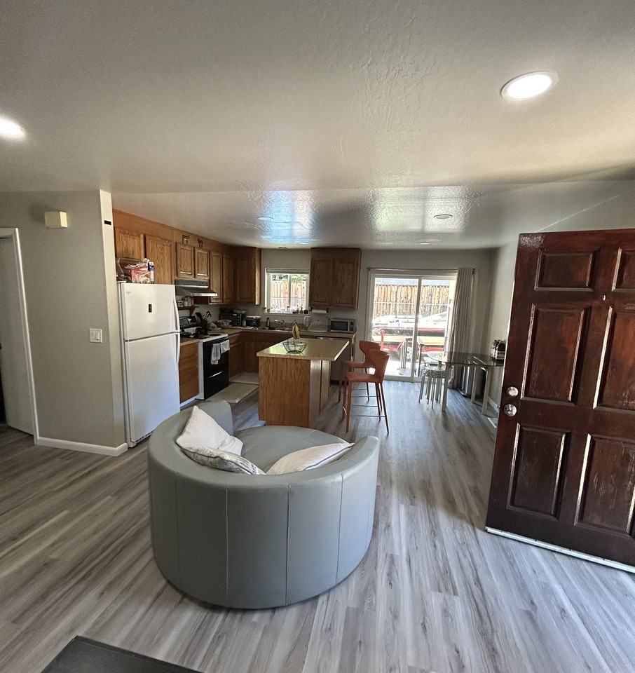 112 Parkview Ln - Photo 3 of 12