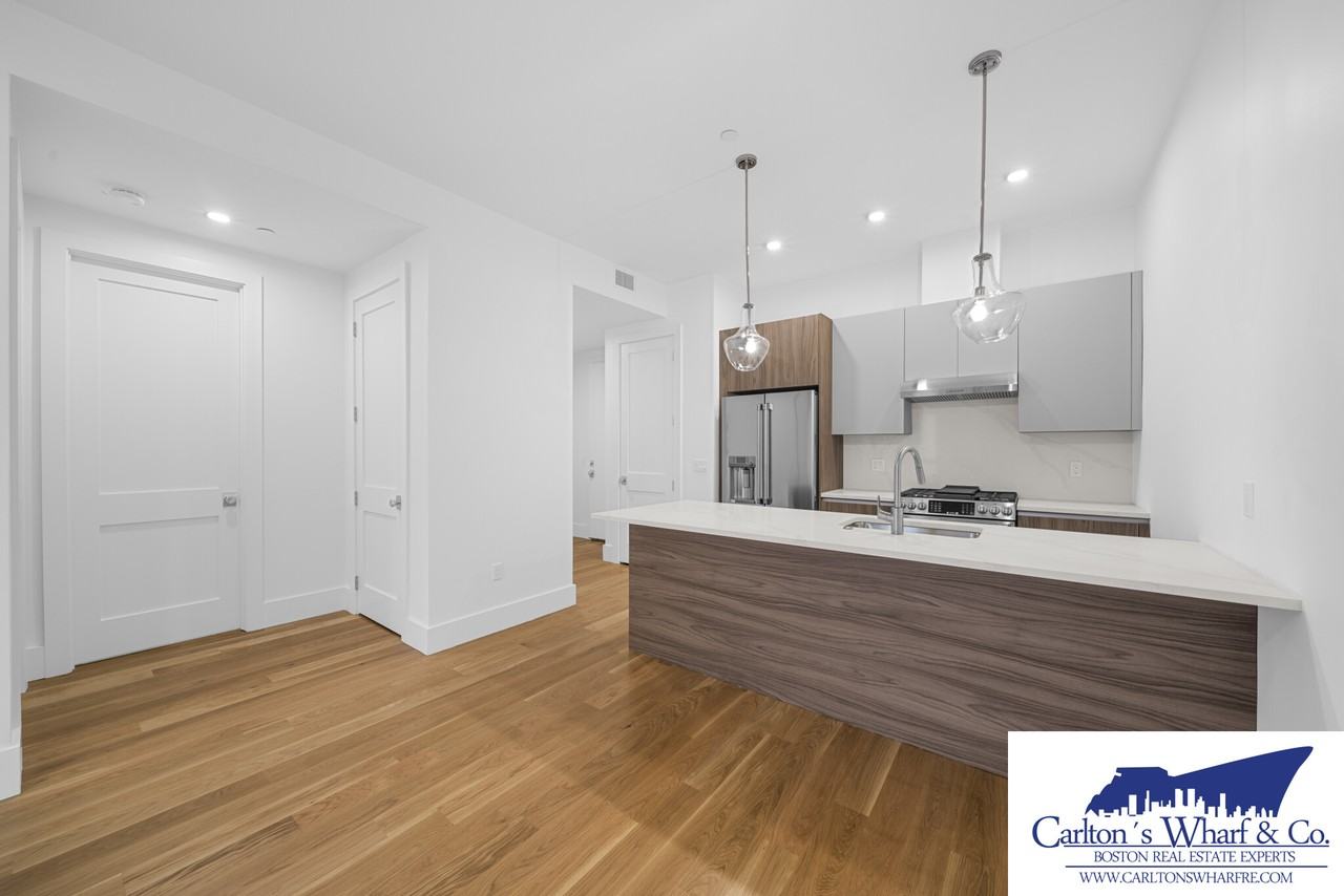 221 Old Colony Ave #304