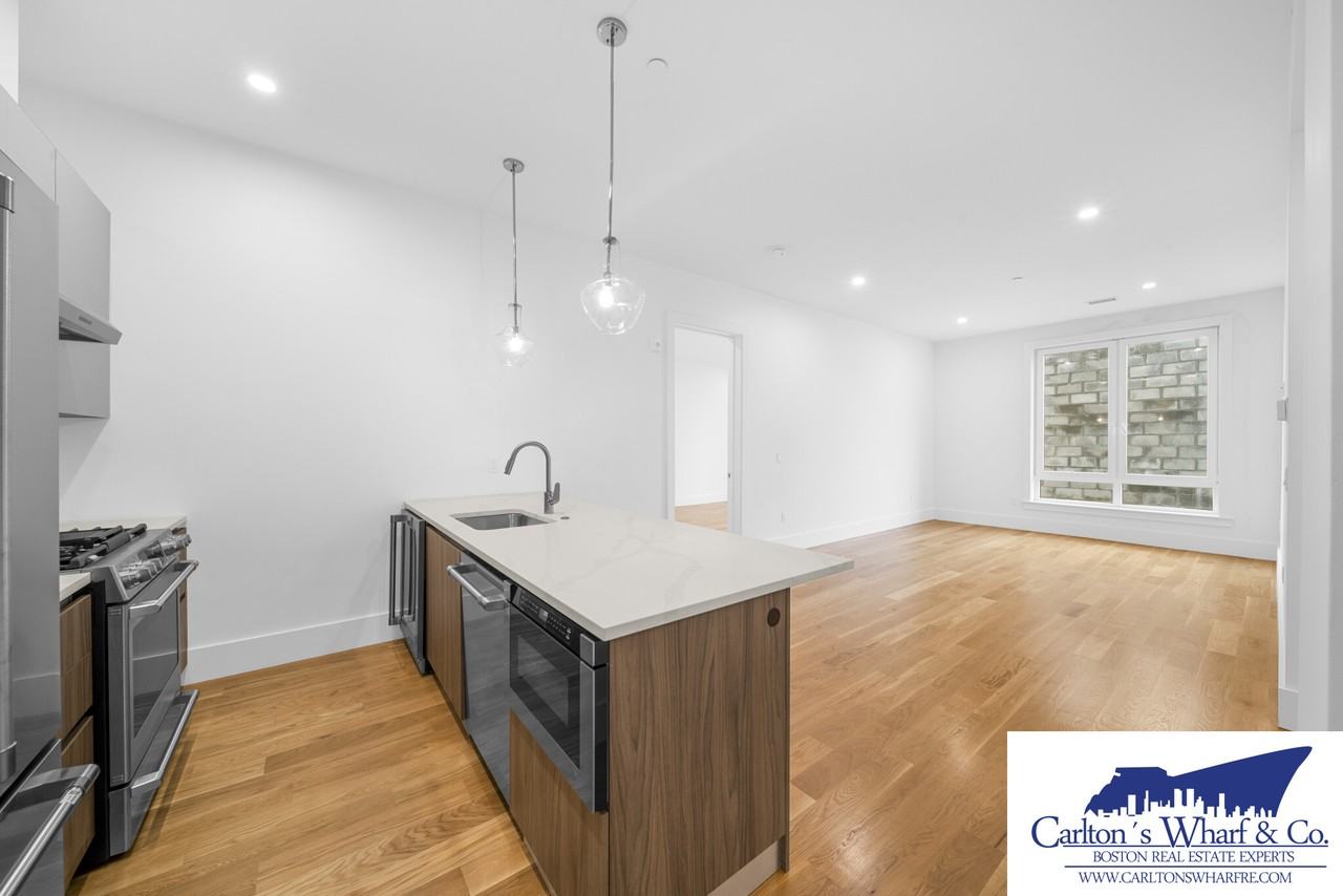 218 Old Colony Ave #404 - Photo 2 of 14