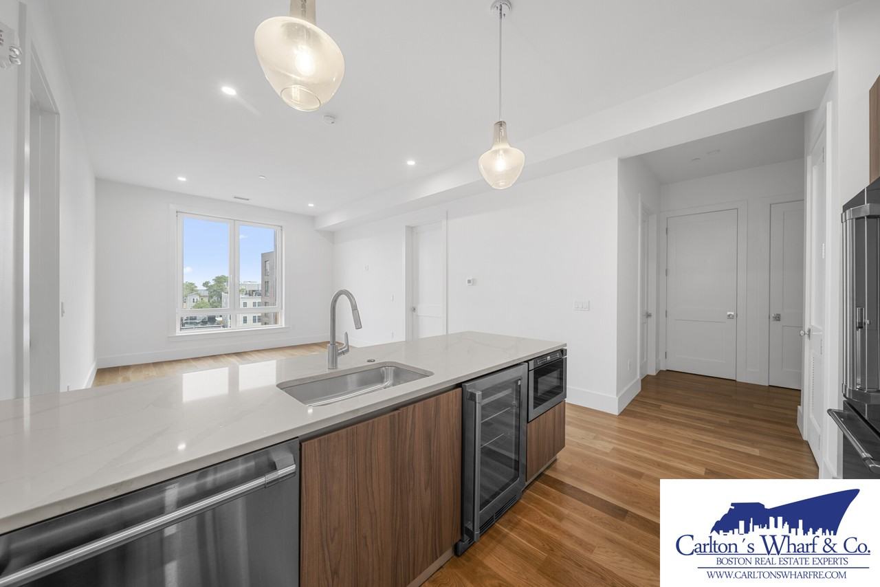 221 Old Colony Ave #503 - Photo 3 of 14
