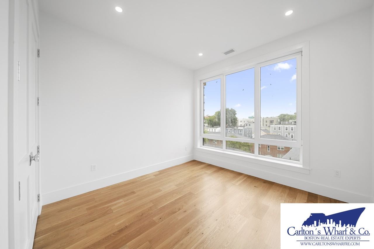 221 Old Colony Ave #503 - Photo 4 of 14