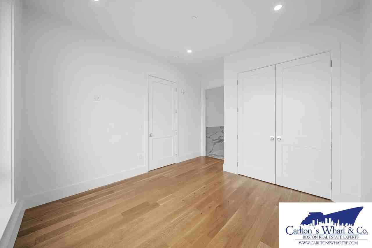 221 Old Colony Ave #503 - Photo 5 of 14