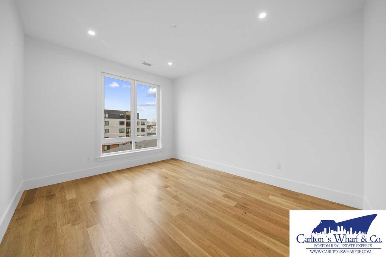 218 Old Colony Ave #506 - Photo 5 of 14