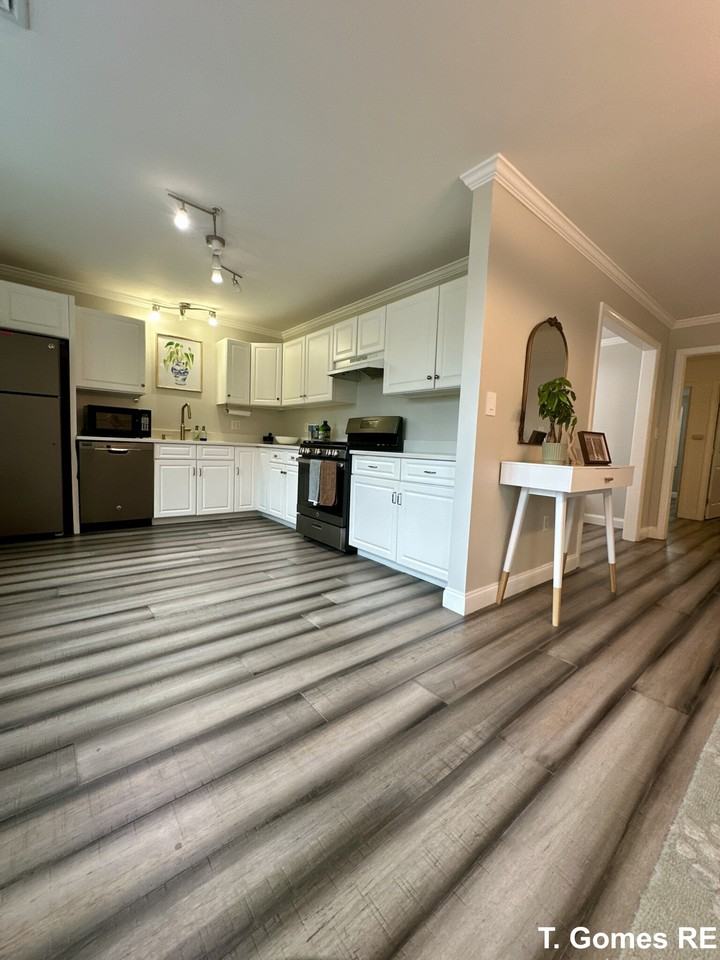 603 Revere Beach Pkwy - Photo 2 of 34