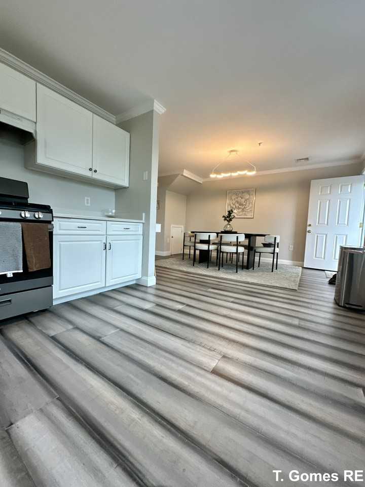 603 Revere Beach Pkwy - Photo 4 of 34