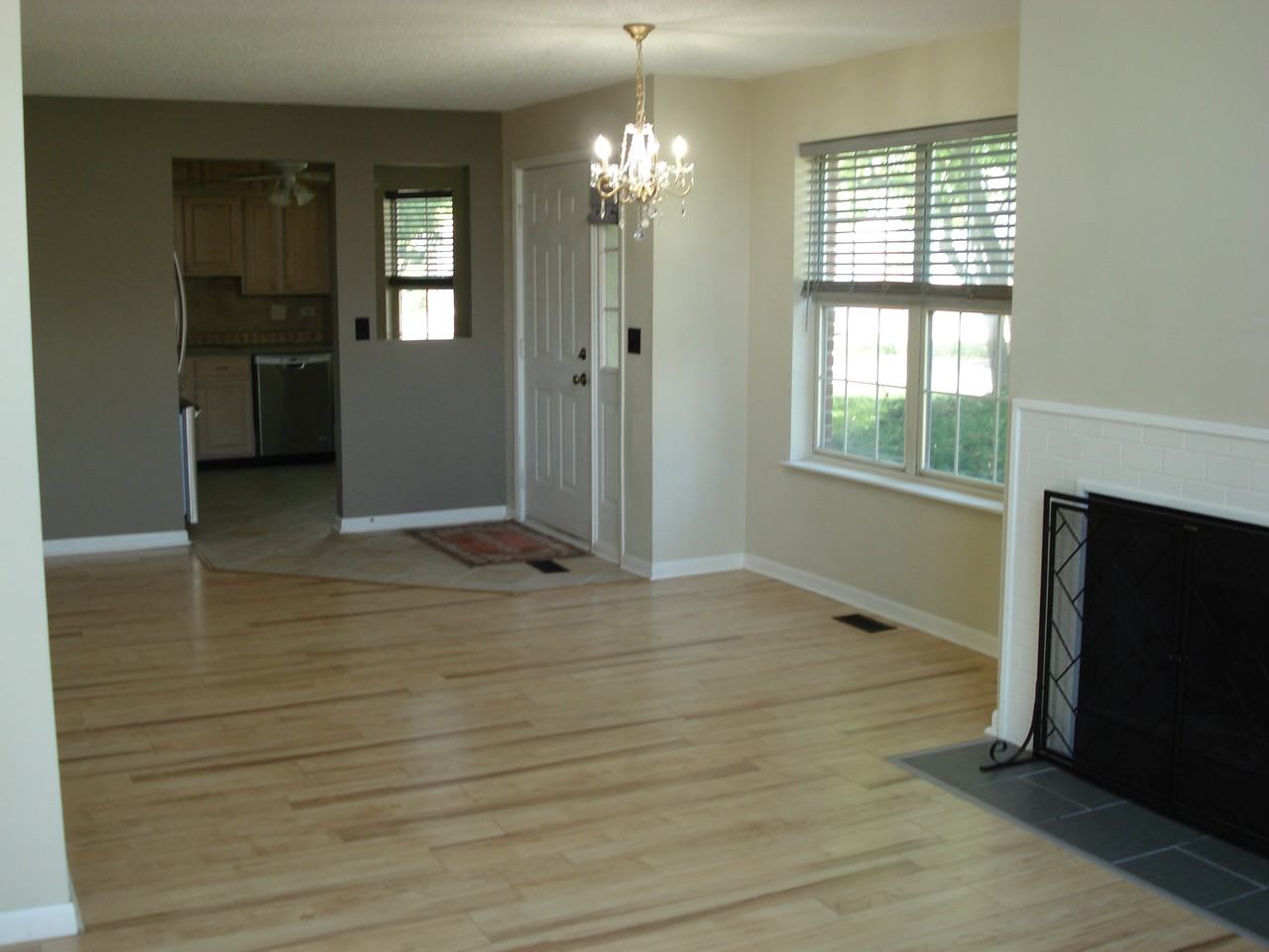 906 West Happfield Drive Arlington Heights - Photo 4 of 11