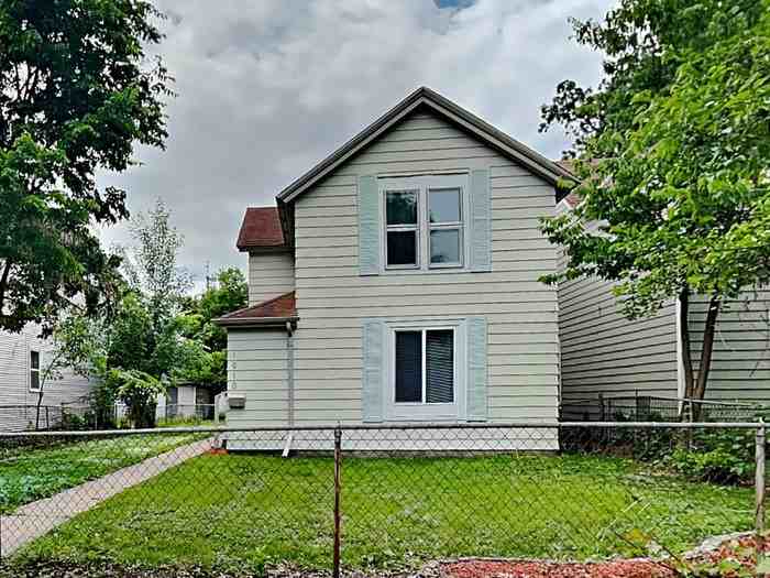 1910 Chelton Ave W - Photo 2 of 25