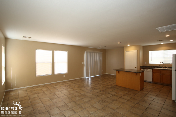 4215 Mango Tree Ct - Photo 3 of 16