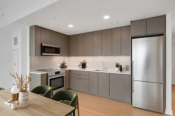 6th Ave #5011 - Photo 5 of 20