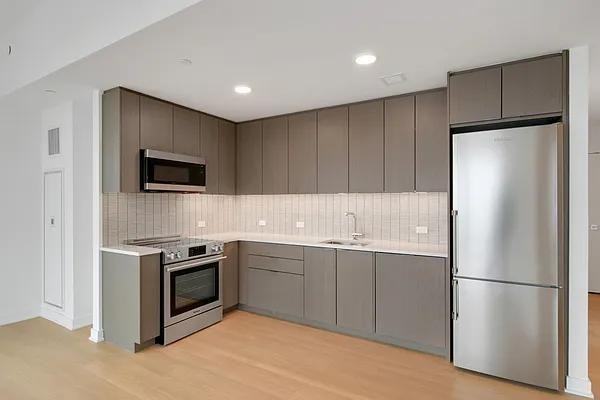 6th Ave #5011 - Photo 6 of 20