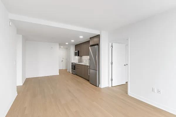 6th Ave #5009 - Photo 4 of 20