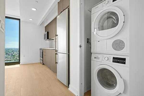 6th Ave #4304 - Photo 4 of 20