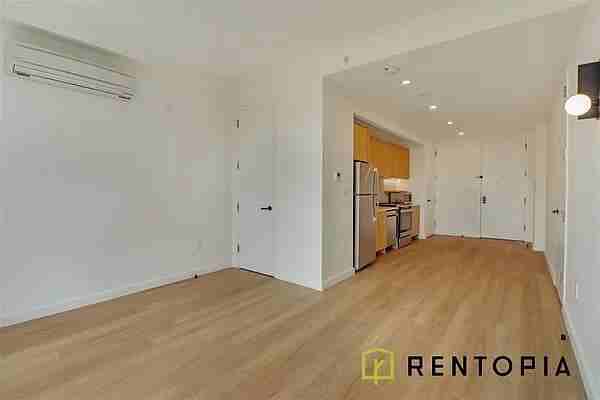 Pacific St #716 - Photo 5 of 20