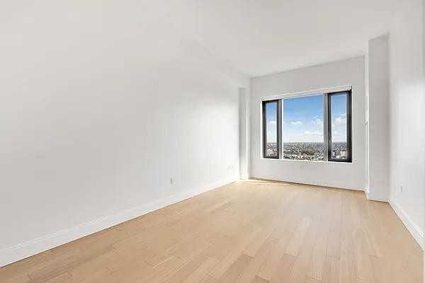 City Pt #25L - Photo 2 of 20