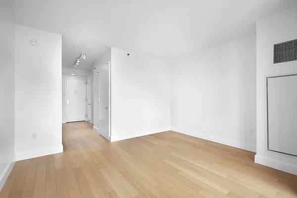 City Pt #36M - Photo 4 of 20