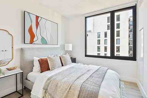 Crown St #438 - Photo 7 of 20