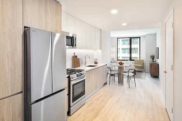 Crown St #339 - Photo 4 of 20