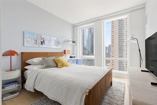 W 38th St #1503 - Photo 2 of 20