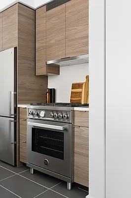 W 38th St #303 - Photo 5 of 20