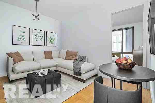 W 20th St #3H - Photo 2 of 6